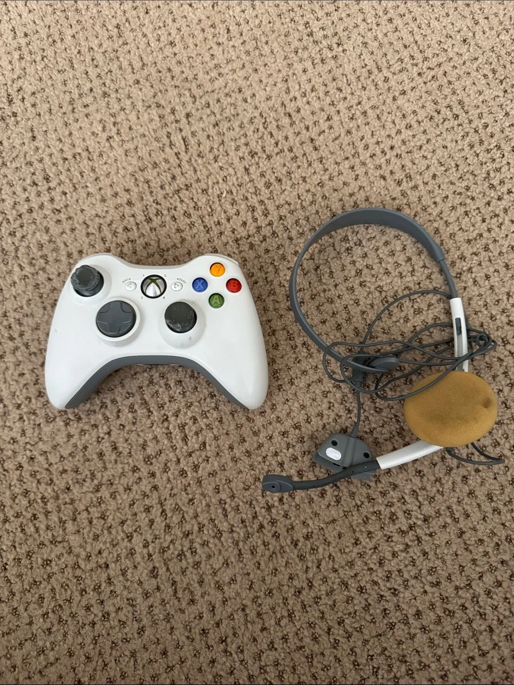 Xbox 360 White Wireless Controller with Gray Wired Headset